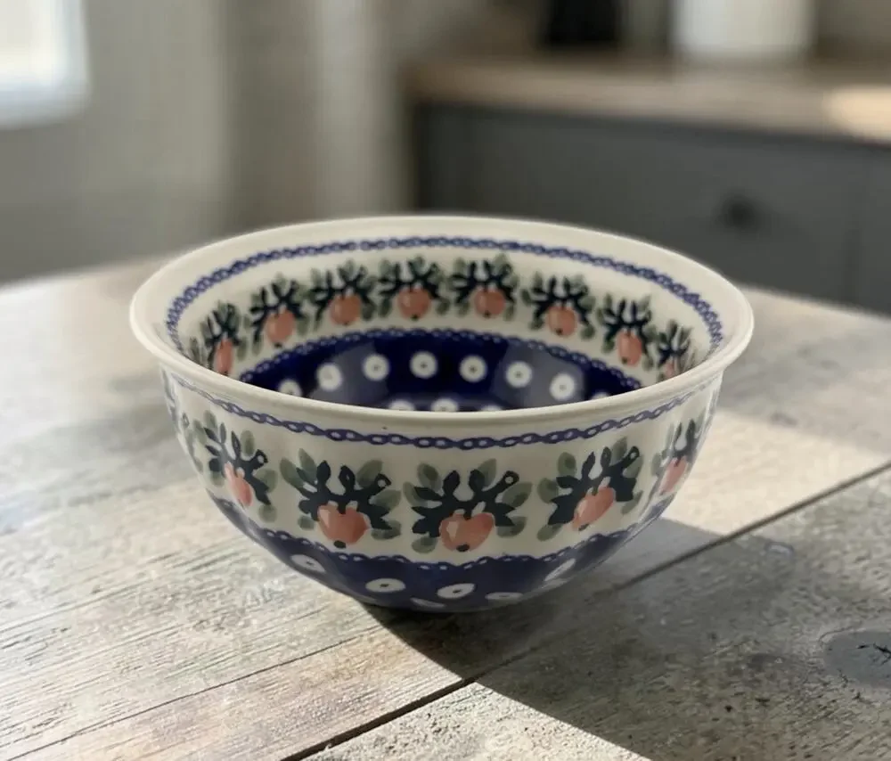 Boleslawiec Manufakura Polish Pottery Apple Bowl 6.75